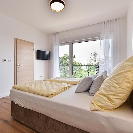 Jlo1 Mit Beheizbarem Pool Villa Peroj Dış mekan fotoğraf