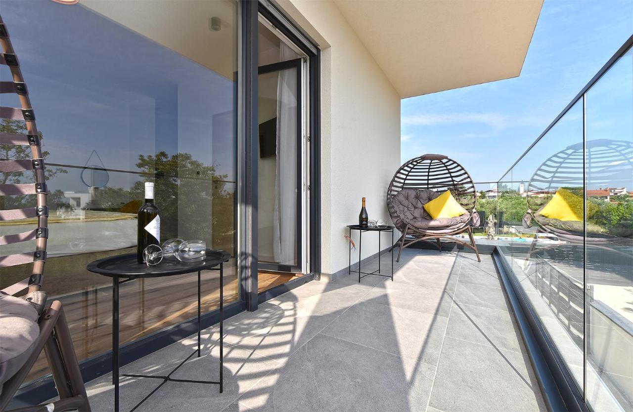 Jlo1 Mit Beheizbarem Pool Villa Peroj Dış mekan fotoğraf
