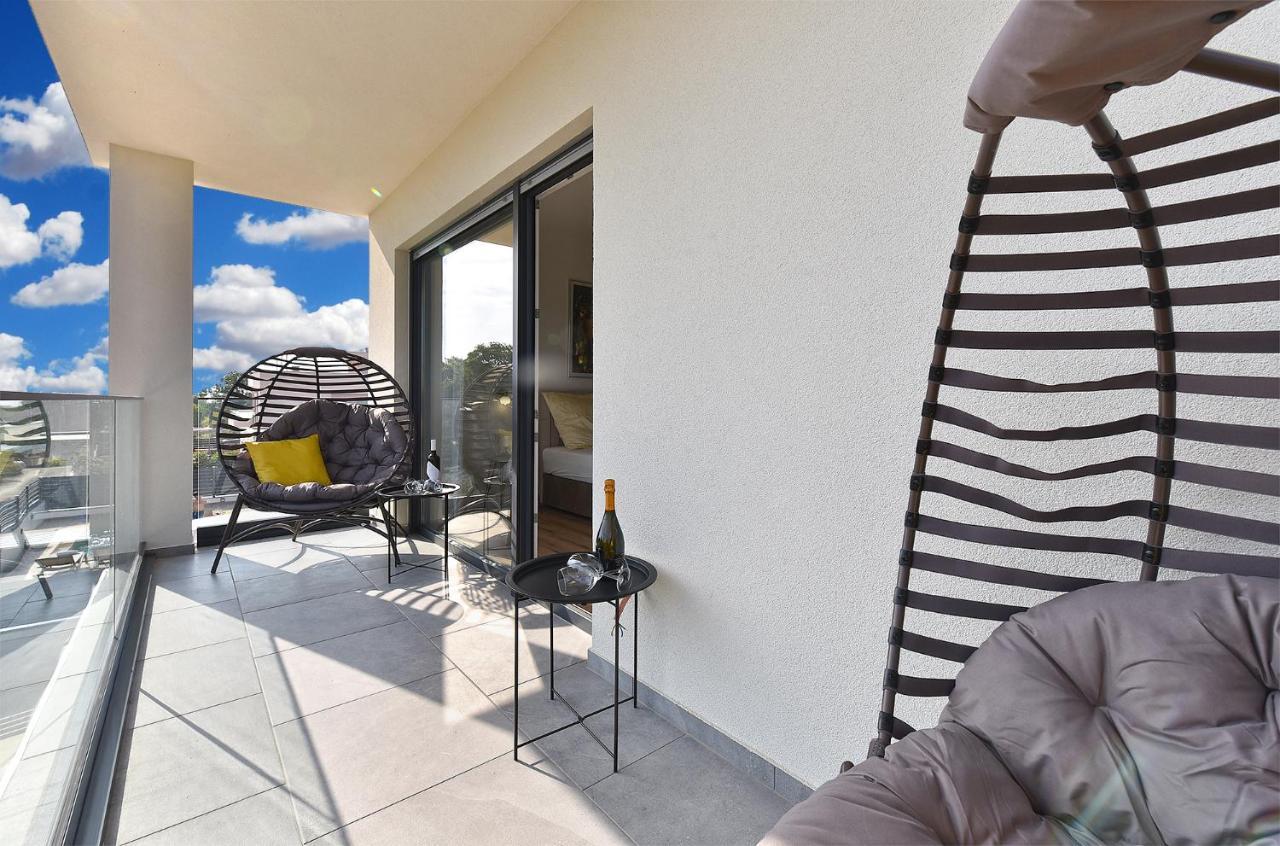 Jlo1 Mit Beheizbarem Pool Villa Peroj Dış mekan fotoğraf